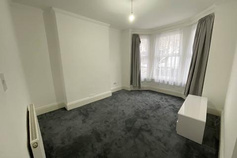 1 bedroom apartment to rent, Meanley Road, Manor Park, London