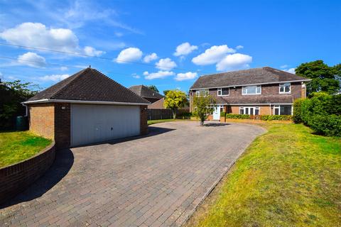 5 bedroom detached house for sale, Battle Hill, Battle