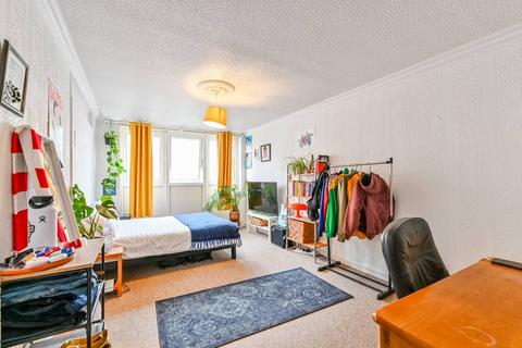 2 bedroom flat for sale, Blandford Court, Haggerston, London, N1