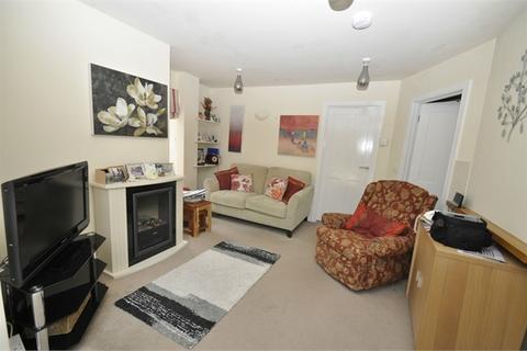 2 bedroom maisonette to rent, Southampton Road, Ringwood BH24