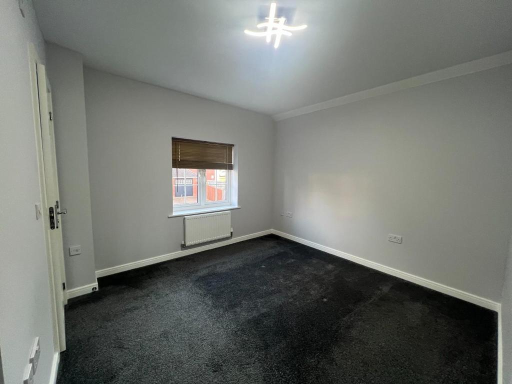 Bedroom 1.JPG