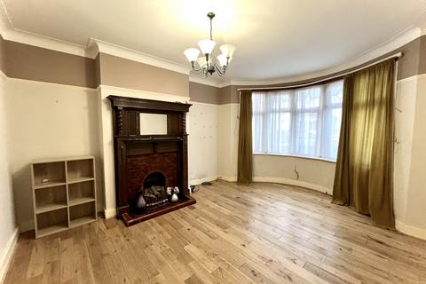 3 bedroom terraced house to rent, Crawford Gardens, N13