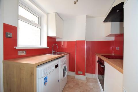 1 bedroom ground floor maisonette to rent, Cross Street, Ryde PO33