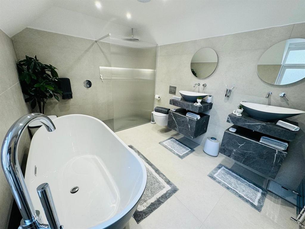 Ensuite