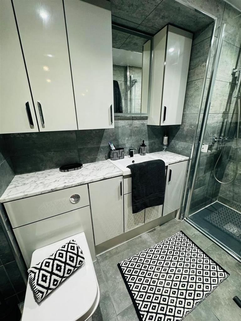 Ensuite