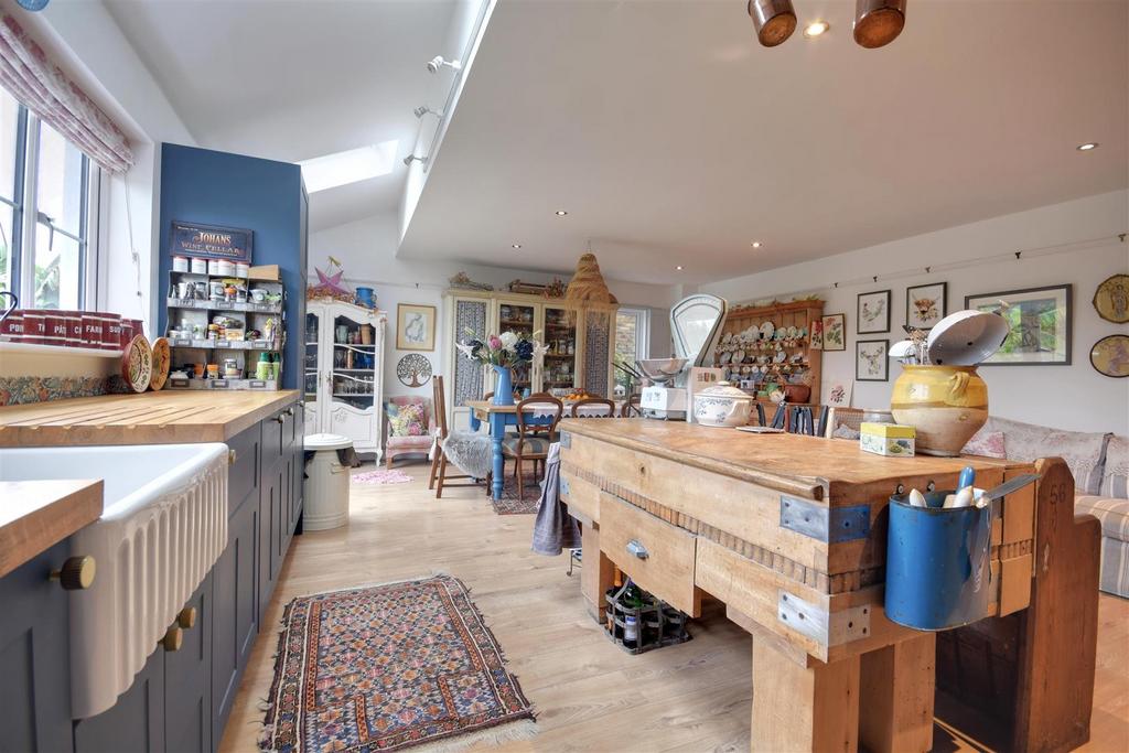 Kitchen / dining room