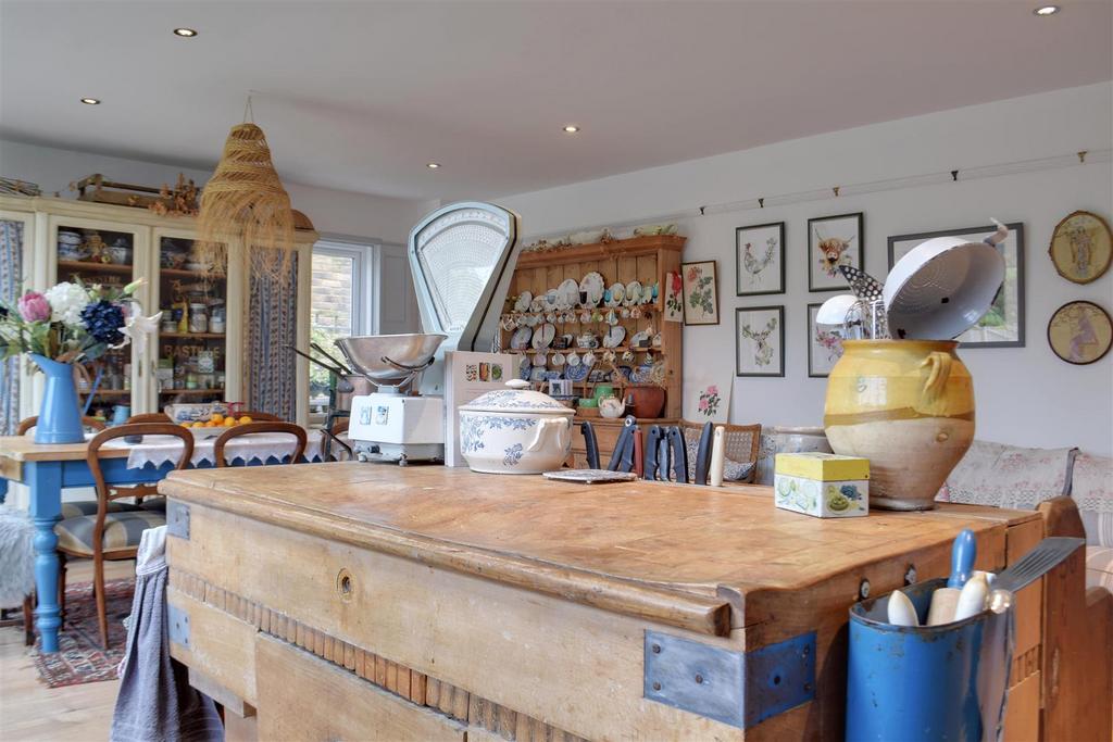 Kitchen / dining room