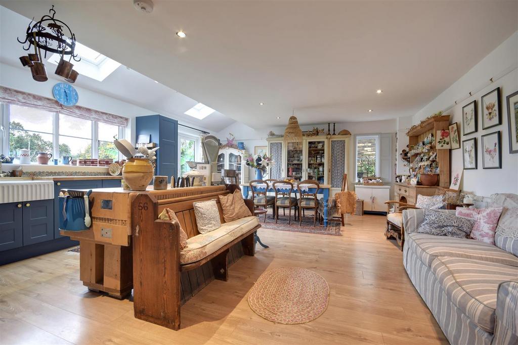 Kitchen / dining room