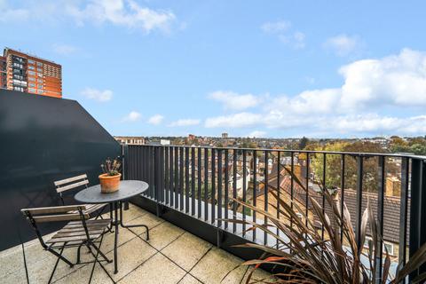 1 bedroom apartment for sale, Clarkson Crescent, London