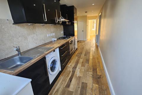 1 bedroom flat for sale, Birchwood Avenue, Hatfield, Hertfordshire