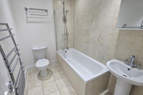 1 bedroom flat for sale, Birchwood Avenue, Hatfield, Hertfordshire