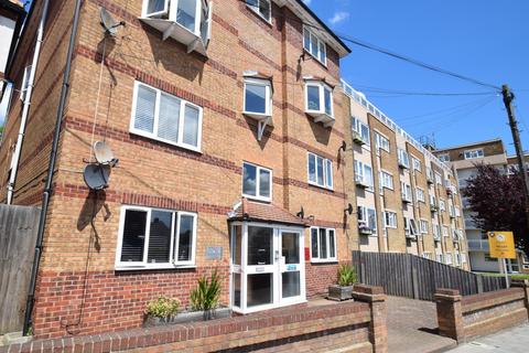 2 bedroom flat to rent, 1217 London Road, Leigh on Sea SS9