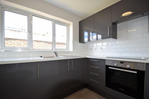 2 bedroom flat to rent, 1217 London Road, Leigh on Sea SS9