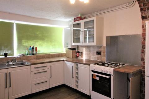 2 bedroom flat to rent, Turners Hill, Cheshunt