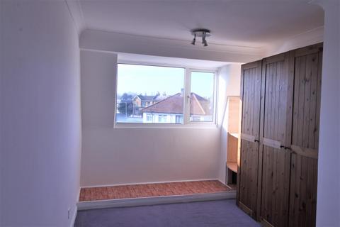 2 bedroom flat to rent, Turners Hill, Cheshunt