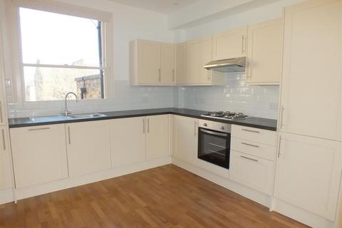 2 bedroom maisonette to rent, Shirlock Road