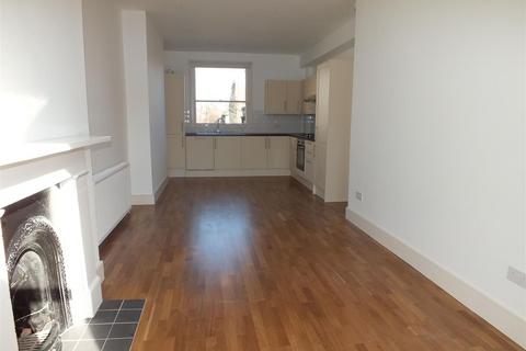 2 bedroom maisonette to rent, Shirlock Road