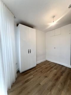 Studio to rent, Wolves lane, N22 5JD