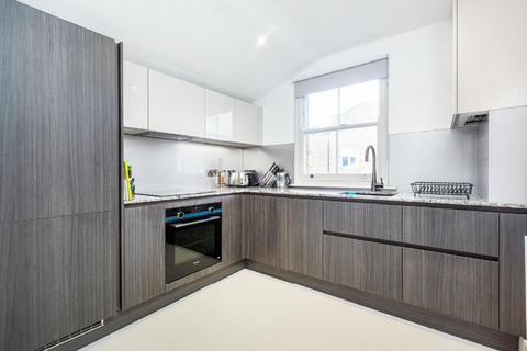 2 bedroom flat for sale, Brathway Road, Southfields