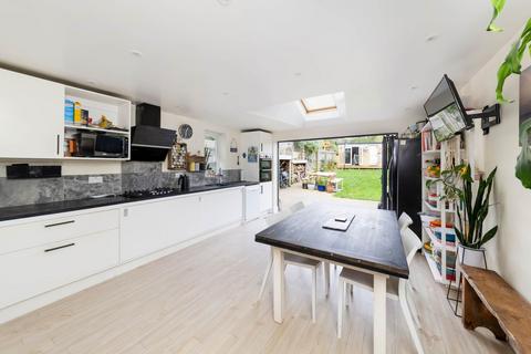 3 bedroom semi-detached house for sale, Montagu Road, Botley