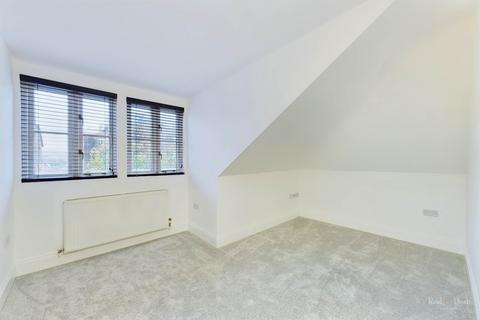 1 bedroom flat to rent, Upperton Gardens, Eastbourne