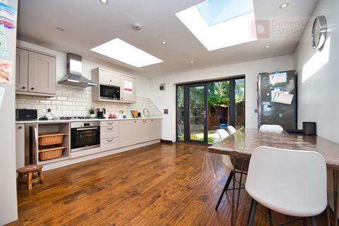 3 bedroom end of terrace house for sale, Hazelbury Green, Edmonton, North london, N9