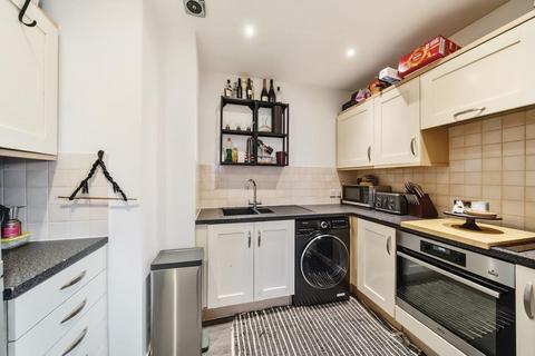 2 bedroom flat for sale, Wedgewood Street,  Aylesbury,  HP19