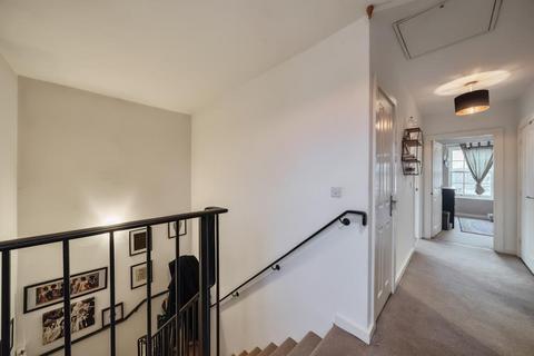 2 bedroom flat for sale, Aylesbury,  Buckinghamshire,  HP19