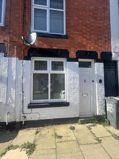 2 bedroom terraced house to rent, Denmark Road