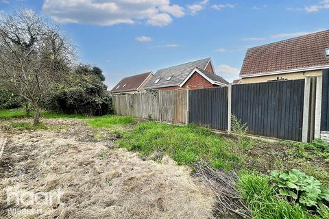 2 bedroom chalet for sale, Winceby Close, Wisbech