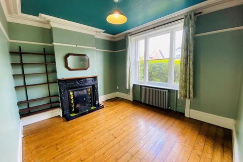 4 bedroom terraced house to rent, Buxton Road, Macclesfield