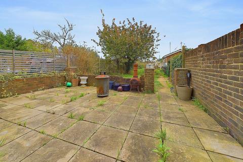 3 bedroom terraced house for sale, Annweir Avenue, Lancing