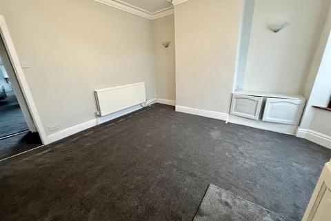 2 bedroom semi-detached house to rent, Conway Road, Sale