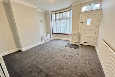 2 bedroom semi-detached house to rent, Conway Road, Sale