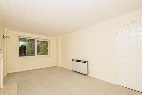 1 bedroom retirement property to rent, 36 Tudor Court, 2 Midland Drive B72