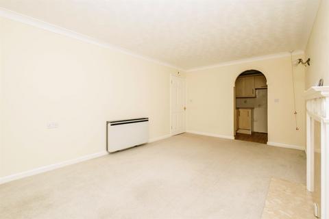 1 bedroom retirement property to rent, 36 Tudor Court, 2 Midland Drive B72