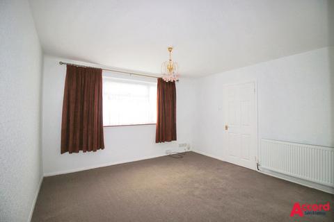 2 bedroom maisonette to rent, Lexington Way, Upminster, RM14