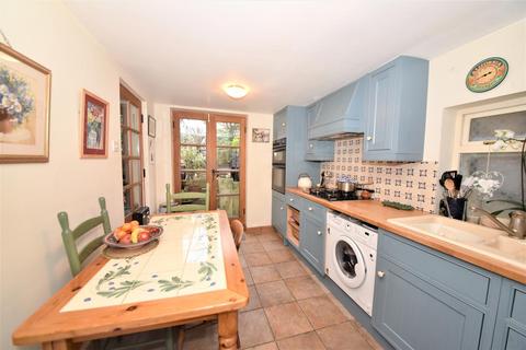 1 bedroom apartment to rent, Stanley Road, Teddington TW11