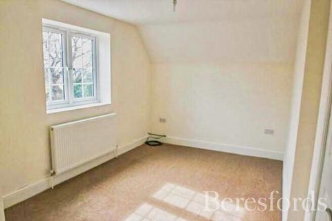 3 bedroom semi-detached house for sale, Gosbecks View, Colchester, CO2