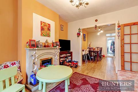 3 bedroom terraced house to rent, Rosehill Avenue, Sutton