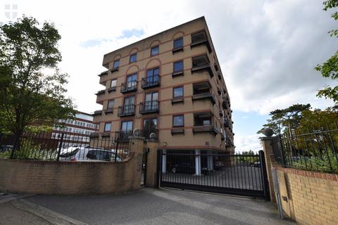 2 bedroom flat for sale, Chiltern House, Oxford Road, Aylesbury, Buckinghamshire