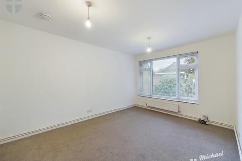 1 bedroom bungalow to rent, Hastoe Park, Aylesbury, Buckinghamshire