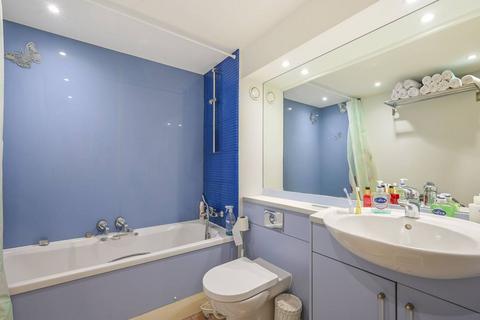 2 bedroom flat for sale, Orion Point, Isle Of Dogs, London, E14