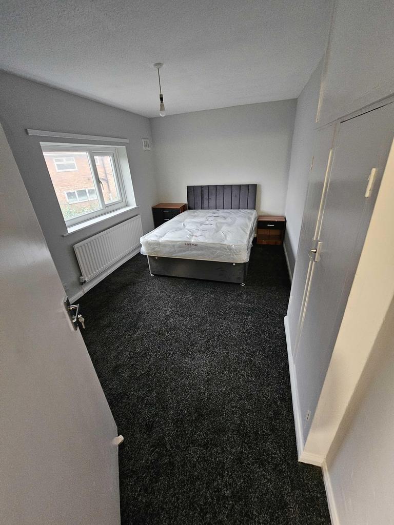 Room2 - 001