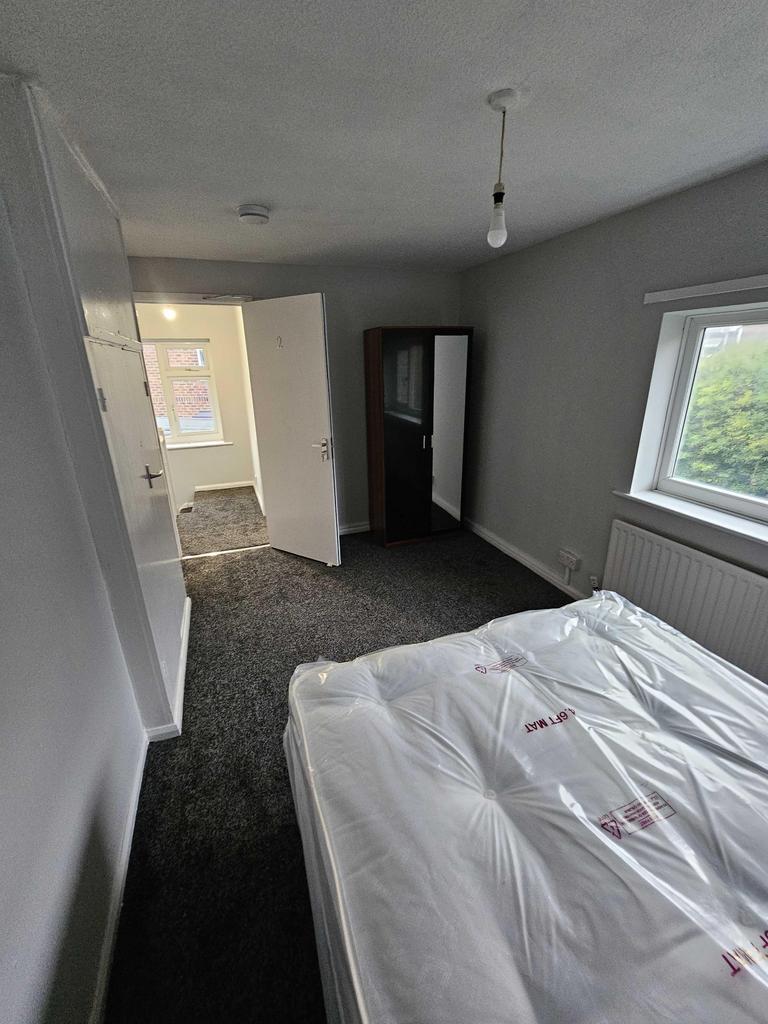 Room2 - 002