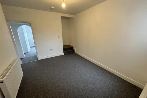 3 bedroom terraced house to rent, London Street, New Whittington, Chesterfield, Derbyshire