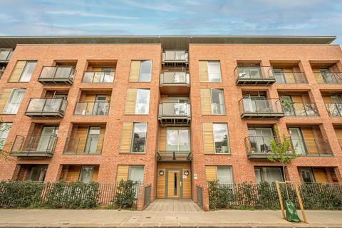 3 bedroom flat to rent, Beaufort Court, West Hampstead, London, NW6