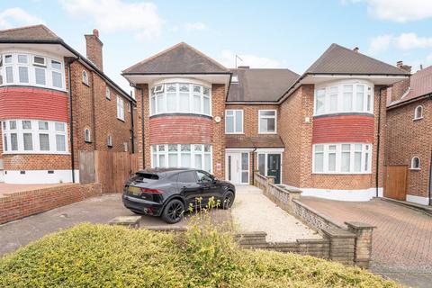 4 bedroom terraced house to rent, Friars Walk, Southgate, London, N14