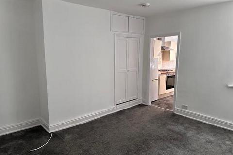 3 bedroom house share to rent, Castleside Road, Denton Burn, Tyne & Wear