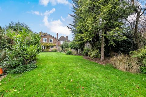 4 bedroom detached house for sale, Sandyhurst Lane, Ashford TN25